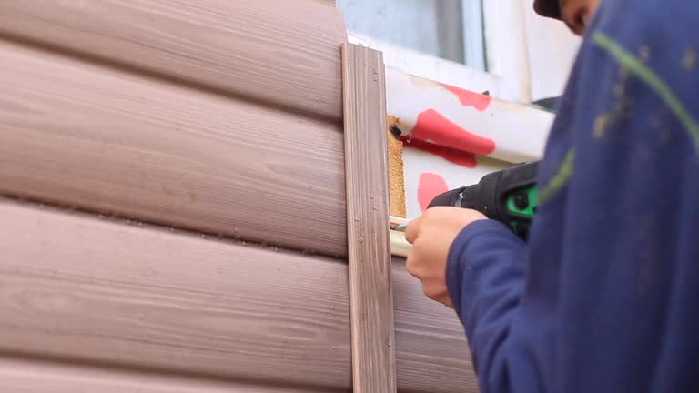 How To Choose The Right Materials for Your Siding Installation in 'West Lake Hills, TX